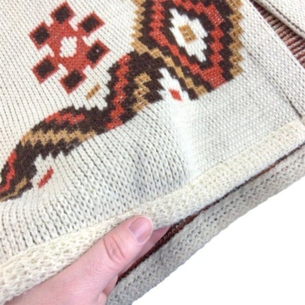 Vintage Knit 1970’s Latin Poncho Button Front Aztec Cape - Picture 7 of 7